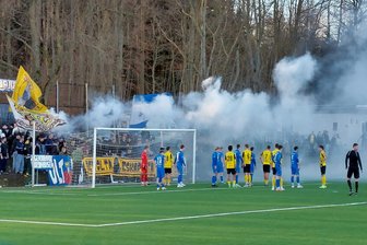 VFC Plauen: Fans und Team sind heiß auf das erste Punktspiel des neuen Jahres - Die Anhänger beider Mannschaften sorgten beim Testspiel zwischen dem VFC Plauen und Wacker Nordhausen für ordentlich Stimmung. Beide Lager verbindet eine lange Fanfreundschaft.