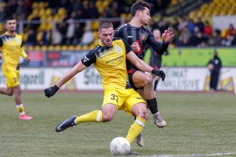 VFC Plauen fordert Carl Zeiss Jena und verliert beim Regionalligisten erst in der Schlussphase - Tyron Profis (hier im Liga-Heimspiel gegen Lok Stendal) erzielte für die Plauener in Jena den zwischenzeitlichen 2:2-Ausgleich.