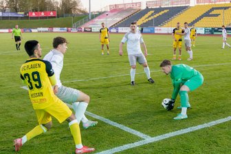 VFC Plauen: Gegengerade im Vogtlandstadion bleibt auch gegen den VfB Auerbach leer - Der VFC Plauen wird auch im Vogtlandderby am Samstag auf die Öffnung der Gegengerade (im Hintergrund) verzichten. Das Foto entstand beim 4:0-Heimsieg am Mittwochabend gegen Wernigerode.