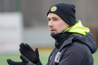 VFC Plauen: Nach Stinkefinger-Debatte und Wechsel (auf) der Trainerbank zieht wieder etwas Normalität ein - Der neue VFC-Trainer Norman Zschach steht am Samstag erstmals in einem Plauener Heim-Punktspiel an der Seitenlinie.