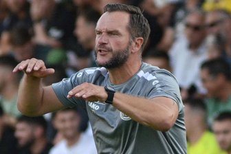 VFC Plauen: Nur keine Rechenspiele - VFC-Trainer Karsten Oswald mahnt nach der Übernahme der Spitzenposition in der Oberliga davor, abzuheben. Gegen den kommenden Gegner Ludwigsfelde hatten die Plauener in der Vorsaison zweimal verloren.
