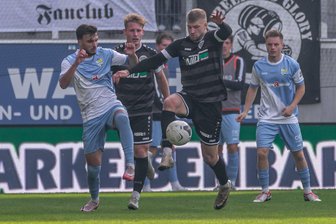 VFC Plauen vorm Heimspiel gegen den Chemnitzer FC: „Wir werden uns wehren“ - Beim Hinspiel in Chemnitz im Oktober erzielte Johann Martynets (am Ball) das goldene Tor. Klappt es am Samstag erneut mit einem Treffer?