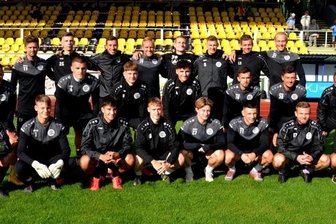 VFC zeigt sich jung wie nie - Nach der Mannschaftspräsentation am Dienstag stellte sich der VFC-Kader dem Fotografen. Auf dem Bild fehlen sechs Teammitglieder. 