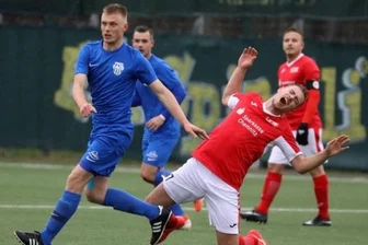 VfL Hohenstein-Ernstthal zieht sich aus der Fußball-Oberliga zurück - Der VfL Hohenstein-Ernstthal, hier beim Spiel gegen Neugersdorf im November, zieht seine Männermannschaft aus der Fußball-Oberliga zurück.