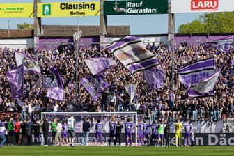 VfL Osnabrück steht als Zweitliga-Aufsteiger fest - Jubel in Osnabrück: Die Lila-Weißen kehren in die Zweite Liga zurück. (Archivbild)