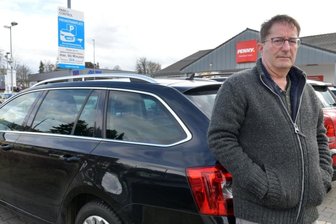 Videoüberwachung: Freiberger Parkplatz wird Fall für Datenschützer - Jens-Uwe Zschoke soll sein Auto hier fast 10 Stunden geparkt haben - obwohl er mit dem Fahrzeug zur fraglichen Zeit nachweislich auf Arbeit war. Sein Einspruch gegen 30 Euro "Vertragsstrafe" hatte Erfolg.