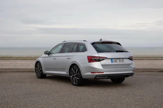 Viel gefahren, viel gelitten: Der Skoda Superb III beim TÜV - Super Image vom Superb: viel Auto für relativ wenig Geld - doch was kann der Skoda als Gebrauchter?