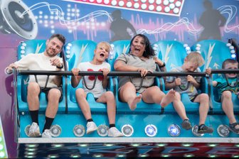 Viel Neues beim Sperkenfest in Oelsnitz: Welche Händler und Schausteller bei den Besuchern gut ankamen - Zum Sperkenfest begeisterte das neue Fahrgeschäft Street Style viele Besucher.