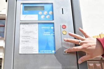 Viel Zuspruch für Innenstadt-Initiative: Kommt jetzt das kostenlose Kurzzeitparken in Oelsnitz? - In Oelsnitz gibt es eine Initiative, an Parkautomaten eine Brötchentaste für Kurzparker einzuführen.