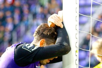 „Viele Dinge schlecht gemacht“: Erzgebirge Aue verteilt Geschenke - Die Veilchen, hier Stürmer Marcel Bär, waren mit ihrem Auftritt enttäuscht.