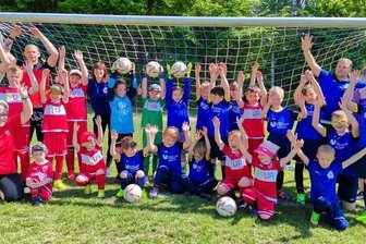 Viele Gäste, viel Beifall - Beim Bambini-Fußball gaben die Kinder ihr Bestes.