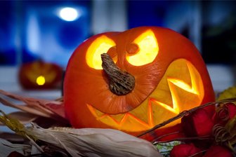 Viele Tage Halloween: Wo man sich in der Region Freiberg am besten gruseln kann - Ein ausgehöhlter Kürbis darf zu Halloween nirgendwo fehlen.