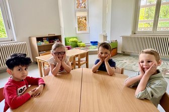 Vier Jahre Bauzeit – jetzt ist die Kita „Abenteuerland“ in Aue ein echtes Schmuckstück - Mayas, Romy, Doug und Jonah (v. l.) finden die neuen Räume im „Abenteuerland“ prima.