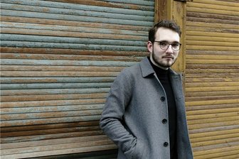 Vier Jahre nach seinem Romanerfolg "Mit der Faust in die Welt schlagen": Sächsischer Literaturrat ehrt Lukas Rietzschel - Lukas Rietzschel - Schriftsteller