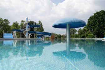 Vier Kinder und zwei Erwachsene sterben bei Badeunfällen - Bei sommerlichen Temperaturen kommen mehrere Menschen bei Badeunfällen ums Leben. (Archivbild)