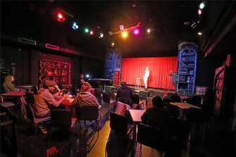 Vier Tipps für die Woche in Mittelsachsen: Von Stammtisch bis Bühnenball - Am Freitag findet der Bühnenball am Mittelsächsischen Theater in Freiberg statt.