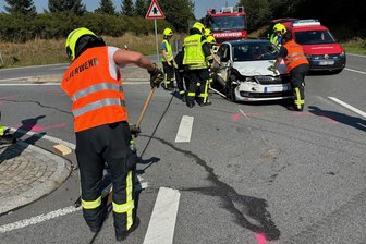 Vier Verletzte bei Unfall auf Autobahnzubringer bei Zwönitz - Bei dem Unfall auf dem Autobahnzubringer bei Zwönitz hat es vier Verletzte gegeben.