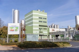 Vier Verletzte bei Unfall in Freiberger Molkerei: Polizei nennt weitere Details - In der Molkerei Freiberg sind bei einem Unfall am Samstagvormittag vier Personen verletzt worden.