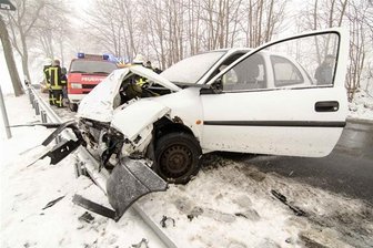Vier Verletzte nach schwerem Unfall auf der B171 -