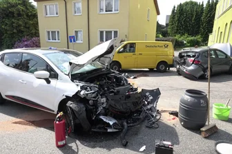 Vier Verletzte nach Unfall -