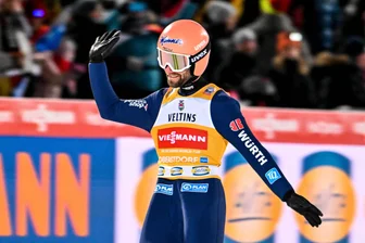 Vierschanzentournee: Skisprung-Primus Pius Paschke liegt nach dem Auftakt von Oberstdorf in Lauerposition - Skispringer Pius Paschke erleichtert nach seinem ersten Wettkampfsprung.