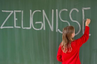 Viertklässler erhalten Bildungsempfehlung für Gymnasium oder Oberschule: Gibt es in Sachsen ein Stadt-Land-Gefälle? - Für Sachsens Viertklässler gibt es am Freitag nicht nur Zeugnisse, sondern zugleich Bildungsempfehlungen.