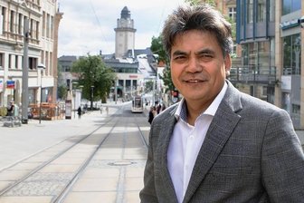 Vietnamesische Gemeinschaft im Vogtland: Noch fallen große Feste aus - Chef des Vereins der Vietnamesen in Plauen und Umgebung, Can Leu Van, würde gerne wieder große Feste planen. Noch halte sich der Verein aber zurück. 
