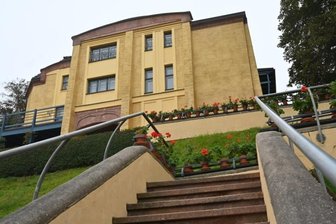 Villa Esche wagt Neustart nach Corona - Die Villa wurde 1902/1903 von Henry van de Velde für den Chemnitzer Strumpffabrikanten Herbert Esche entworfen. Heute gehört das Gebäude dem städtischen Großvermieter GGG und dient als Kulturforum. 