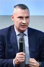 Vitali Klitschko: „Ich versuche, Energie auszustrahlen, versuche, gut zu spielen.“ - Vitali Klitschko spricht bei der Verleihung des „Preises für die Freiheit und Zukunft der Medien“ in Leipzig.