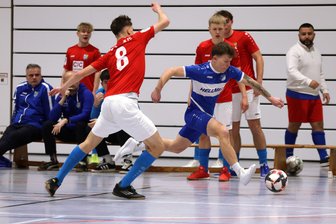 Vize-Kapitän des Fußball-Landesligisten VfB Empor Glauchau: „Spieler wollen in die Oberliga aufsteigen“ - Louis Gaida (am Ball) vom VfB Empor Glauchau im Duell mit der U 19 des Chemnitzer FC.