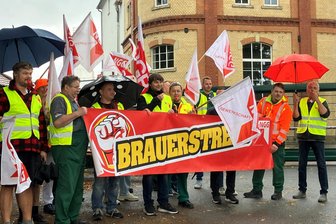 „Völlig überzogen“: Streik in Wernesgrüner Brauerei wird ausgeweitet – wie der Bierkonzern reagiert - Der Streik bei der Wernesgrüner Brauerei geht in die Verlängerung.