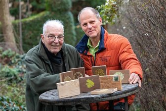 Vogtländer berichtet in Plauen von einer Reise nach Sri Lanka - Ulrich Franke (rechts/im Foto mit Bernhard Weisbach) lädt für den heutigen Freitag zu einem Reisevortrag ein.