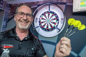 Vogtländer fordert Rekordweltmeister - André Löffler ist das Gesicht des 1. DC Syrau. Am Freitag darf er ein Leg gegen den 16-fachen Weltmeister Phil Taylor spielen.