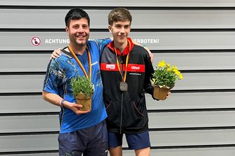 Vogtländer holt Silber bei den deutschen Tischtennis-Finals - Bei der DM in Erfurt: Der Auerbacher Mike Böhmer (links) neben seinem Doppelpartner Noah Wollenberg.