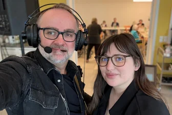 Vogtländer will Schlagerstar werden: Klicken und abstimmen für einen Plattenvertrag - Vollblutmusiker: Vivien Müller hat für ihren Mann Pieter den Song „Zwischen Herzschlag und Horizont“ geschrieben. Er hat die Musik komponiert und sich beim Schlagerradio damit beworben.