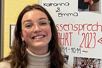 Vogtländerin macht sich seit Jahren stark für ihre Mitschüler: Jetzt überrascht sie mit ihrem Berufswunsch - Vier Jahre war Emma Krause im Schülerrat des Oelsnitzer Julius-Mosen-Gymnasiums aktiv - und konnte in dieser Zeit viele Akzente setzen und Erfahrungen sammeln. Für die Oelsnitzer Schule würde sich die 18-Jährige aus Krebes immer wieder entscheiden.