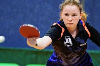 Vogtländerin trumpft stark auf - Chantal Prochnau ist hier hoch konzentriert an der Tischtennisplatte in Döbeln.