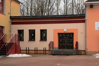 Vogtländische Gemeinde peppt ihre Schule auf - Für das Aufstocken des Zwischenbaus hat der Gemeinderat Aufträge vergeben.