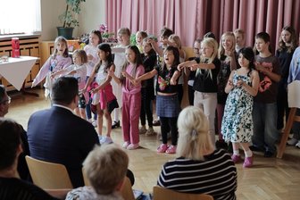 Vogtländische Schule heißt jetzt nach einem Felsen - 
