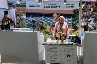 Vogtländische Urlaubsdörfer präsentieren sich auf der Grünen Woche in Berlin - Heike Löffler von der Geschäftsstelle Vogtländisches Mühlenviertel wirbt auf der Grünen Woche fürs Vogtland.