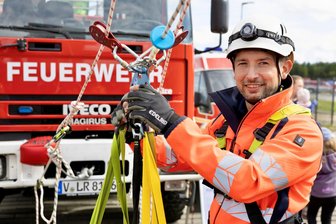 Vogtländischer Bäckermeister als Höhenretter bei der Feuerwehr: „Man muss dafür schon eine Leidenschaft haben“ - Der Schreiersgrüner Bäckermeister Erik Wunderlich ist seit fast drei Jahrzehnten bei der freiwilligen Feuerwehr. Mittlerweile gehört er zum Team der vogtländischen Höhenretter.