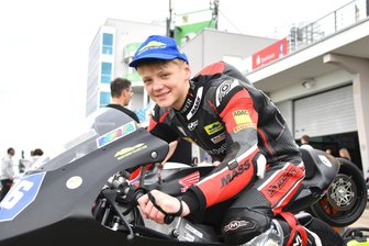 Vogtländischer Motorradrennfahrer rüstet auf und fährt bei der IDM in die Top 5 - Ben Wiegner hielt in Schleiz mit den Top-Fahrern mit.