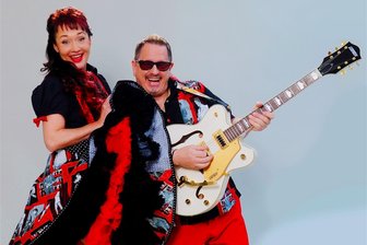 Vogtländisches Duo steht beim Golden-Oldies-Festival 2024 im hessischen Wettenberg auf der Bühne - Beatrix und Egbert Pelz als Duo Pippi and the 50‘s Boy.