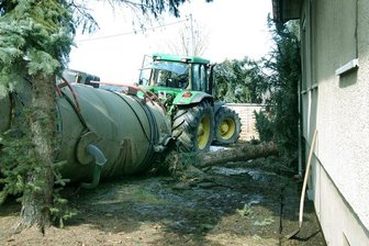 Vogtland: 20.000 Liter Gülle ergießen sich in Vorgarten -