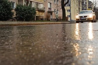 Vogtland: Blitzeis macht Autofahrern zu schaffen -