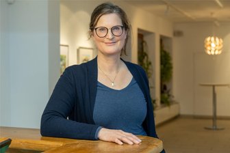 Vogtland Kultur GmbH hat sich berappelt: Kreistag nimmt Bericht schweigend zur Kenntnis - Ariane Spiekermann ist seit 1. September 2023 Geschäftsführerin der Vogtland Kultur GmbH und übernahm ein schwieriges Erbe. Zuvor war sie als Stadtmanagerin in Zwickau beschäftigt.