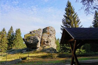 Vogtland Kultur GmbH: Muldenhammer kann nicht mehr Geld für die Topaswelt aufbringen - Topasfelsen Schneckenstein.