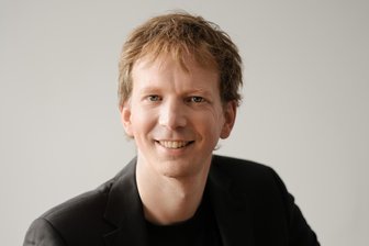 Vogtland-Philharmonie spielt „Bilder einer Ausstellung“ - Aurélien Bello ist einer der Bewerber um die Chefdirigentenstelle der Vogtland-Philharmonie.