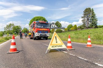 Vogtland: Wo die Feuerwehr wegen Überflutungen ausrücken musste - In Auerbach musste die Feuerwehr am Samstag einen Keller leerpumpen.