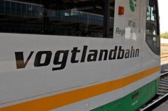 Vogtlandbahn stellt Verkehr nach Tschechien ein - Die Vogtlandbahn wird um Mitternacht ihren grenzüberschreitenden Zugverkehr nach Tschechien einstellen.